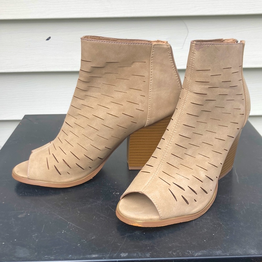 peep toe bootie #1fave